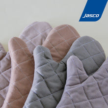 Load image into Gallery viewer, ถุงมือผ้าทนความร้อน 1ข้าง Oven Mitt *คละสี
