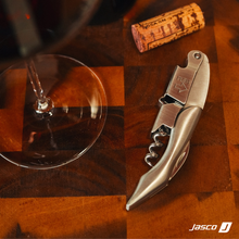 โหลดรูปภาพลงในเครื่องมือใช้ดูของ Gallery ที่เปิดขวดไวน์	Corkscrew
